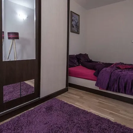 Apartment Cherry Garden1 *