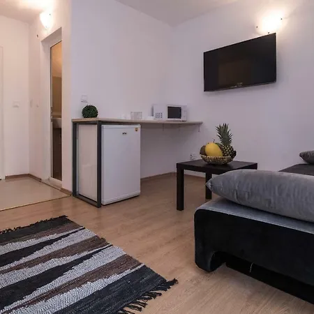 Apartment Cherry Garden1 Nesebar