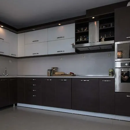 Cherry Garden1 Apartment Nesebar